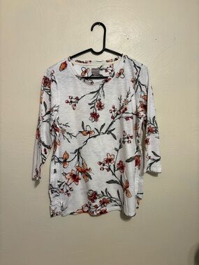Chico’s Size 1 Floral 3/4 Sleeve Top Soft Stretch Tee